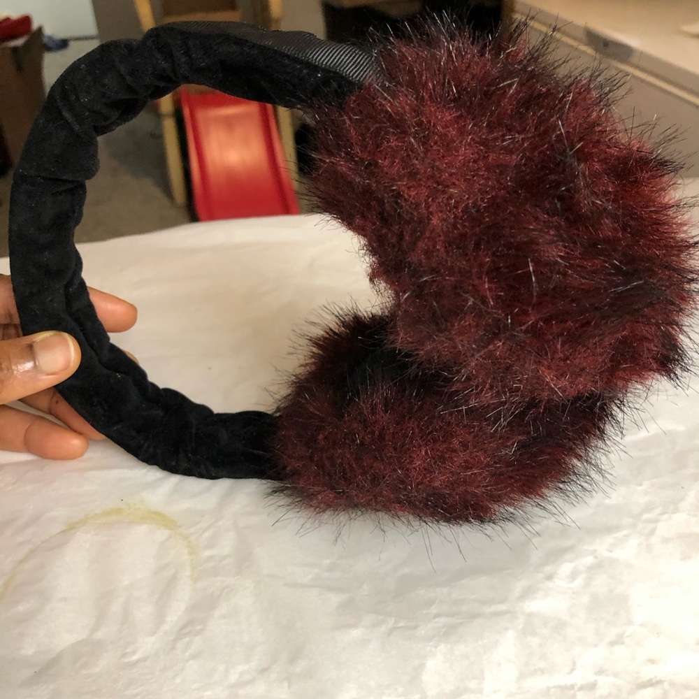 Fur Headphones With No Cable View 6